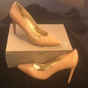 NWT Ann Taylor Loft Nude Patent Pumps